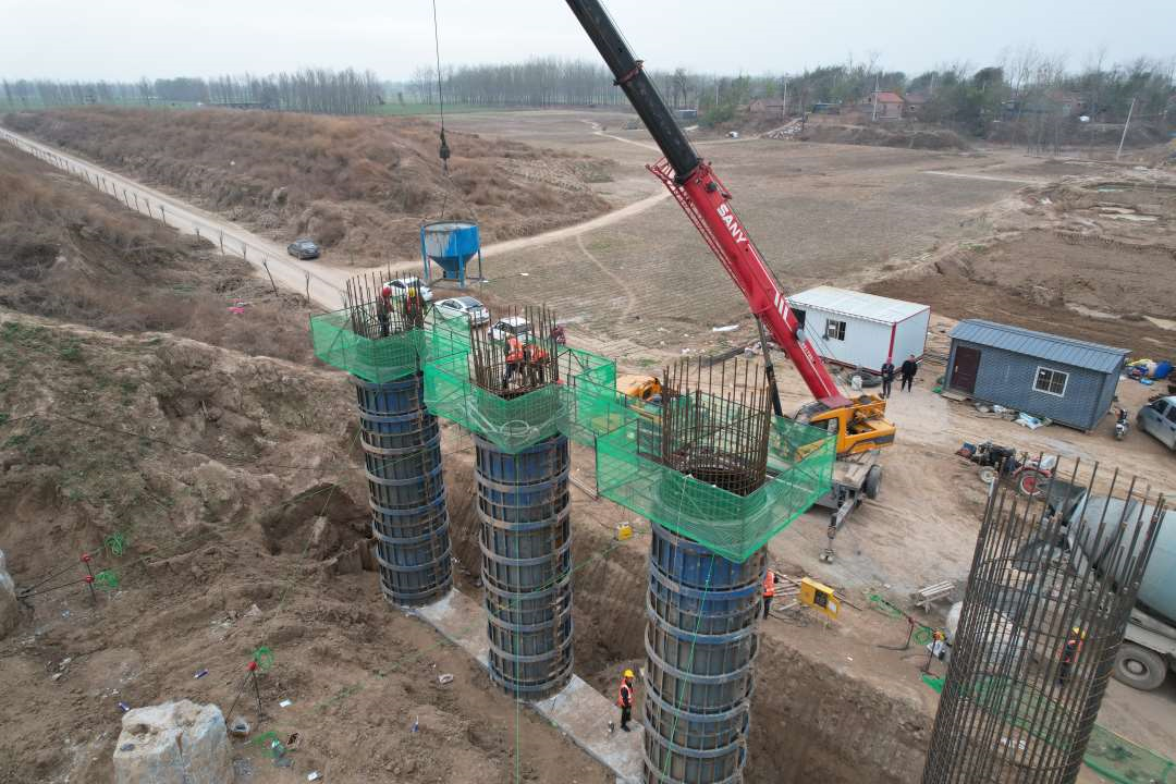 省道304濮阳白堽黄河公路大桥及接线工程项目东堤内引桥首排圆柱墩